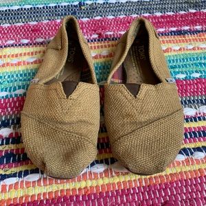 TOMS neutral burlap flats